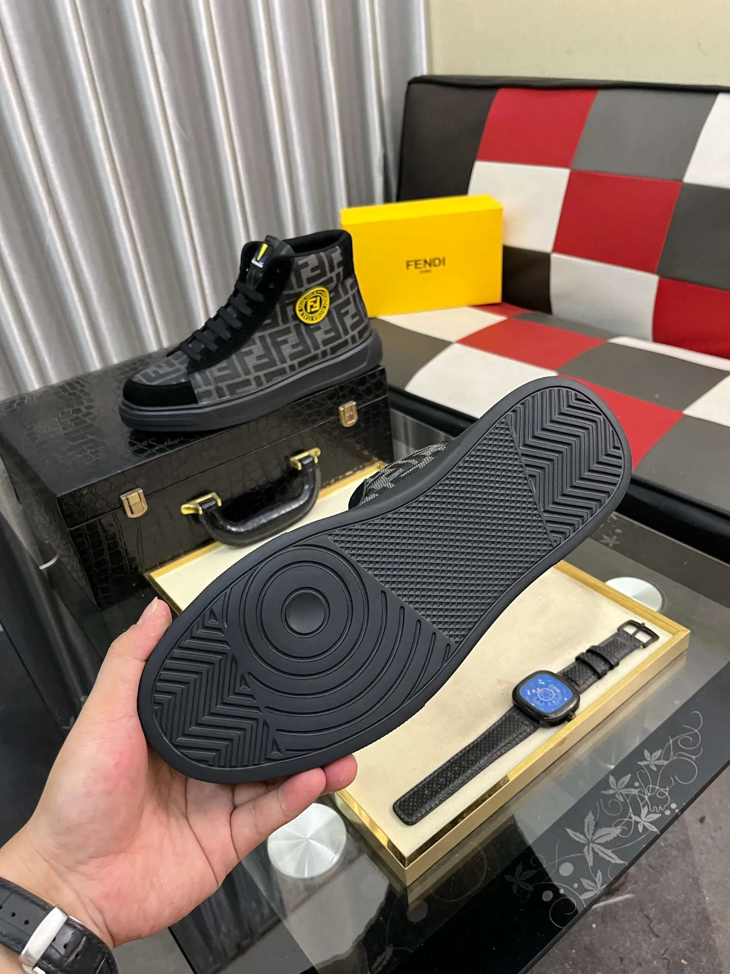 Men's Men's Shoes 💰440⌚️⌚️《 Fendi FENDI* 》 Latest hot-selling casual shoes, top brand [seduce] luxury ~ purchasing agency, top quality ~. [Strong] The upper is made of imported breathable cowhide with material ➕ breathable sheepskin lining (•) and fine workmanship. The original stylish and stylish soft rubber wear-resistant outsole is light and comfortable on the feet. The real thing looks better when taken in real life. Number of sizes: 38-442️⃣Colors available